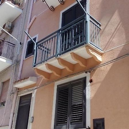La Casa Dei Nonni Camere Montallegro Exterior foto